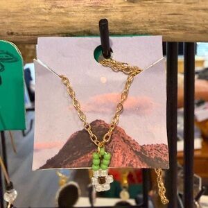 🪡Necklace w/ Handmade Indigenous flower 🌺 Beaded Pendant